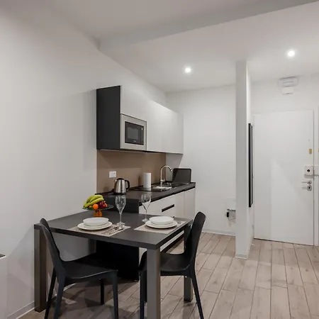Guesthost - Modern And Studio! * Padua